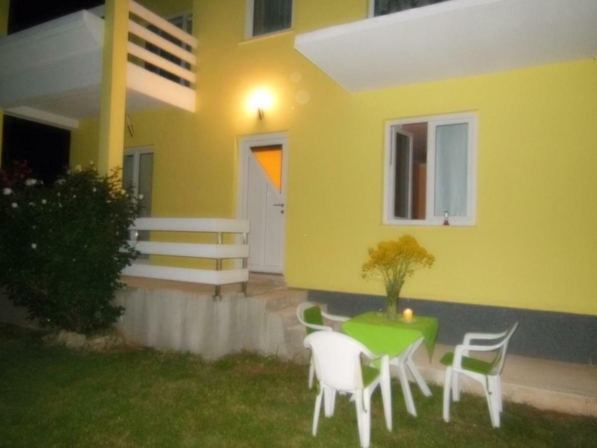 Apartment Kamelija *