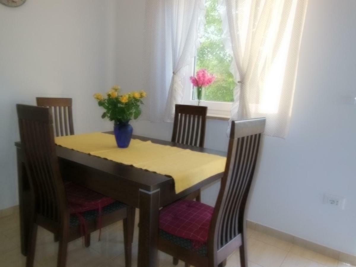 Apartment Kamelija *