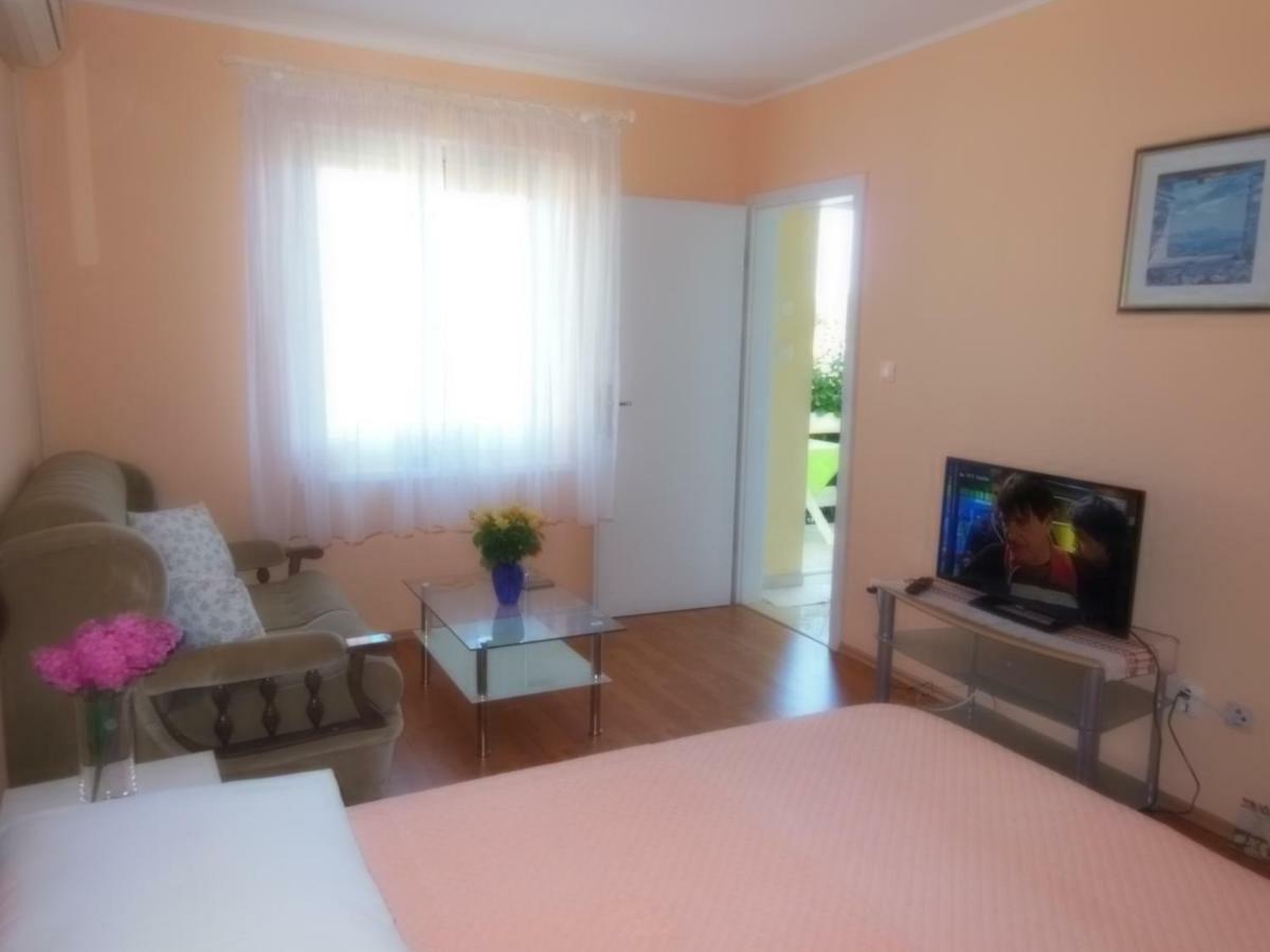 Apartment Kamelija