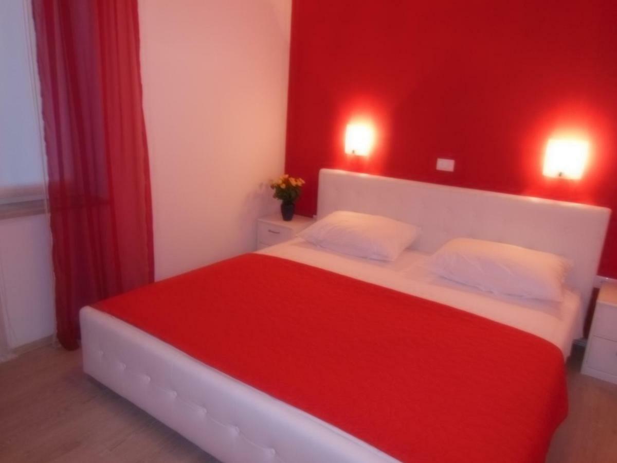 Apartment Kamelija *